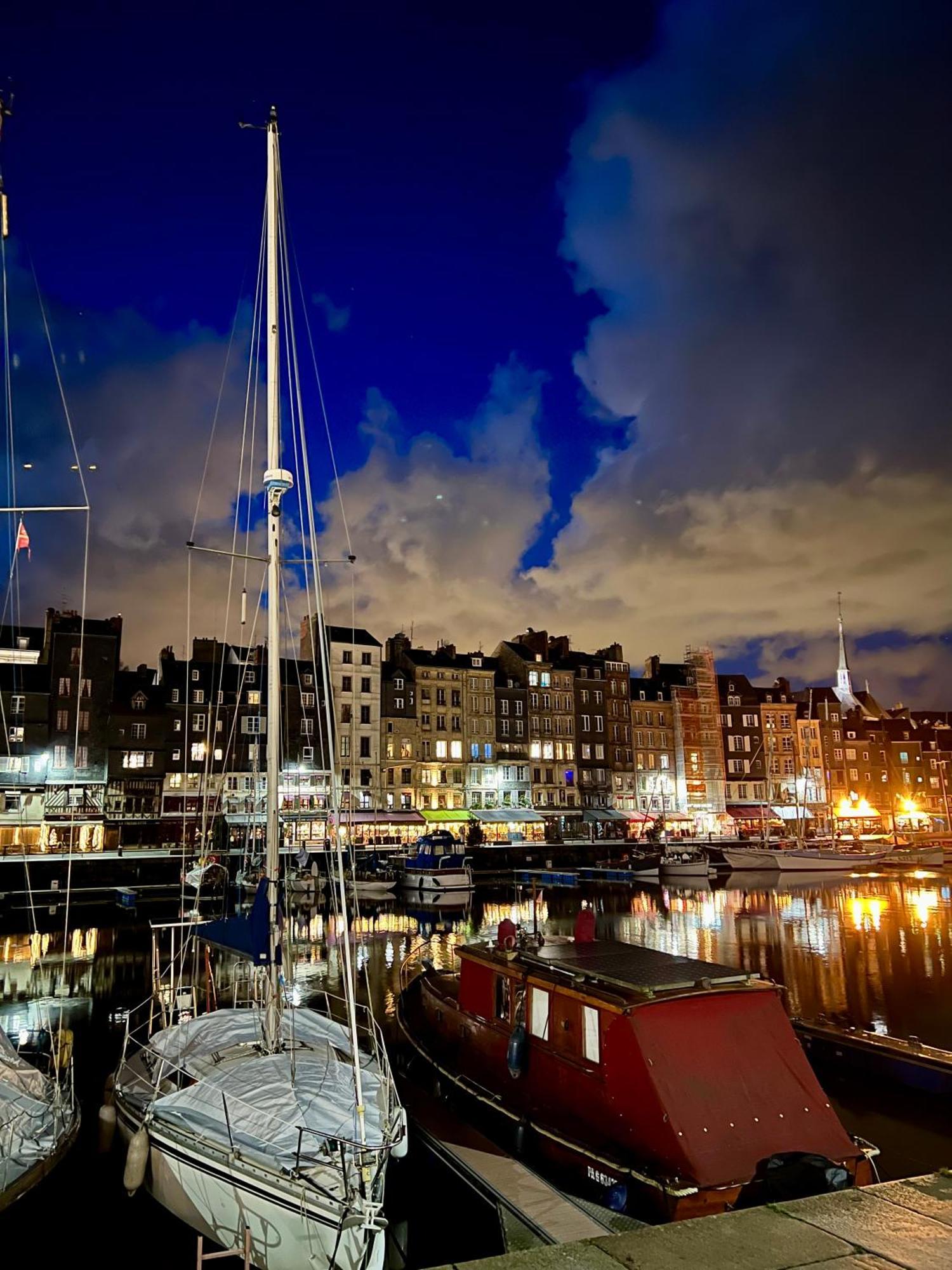 Une Pause Chez Julien, Appartement Lumineux Et Idealement Situe! Honfleur Bagian luar foto